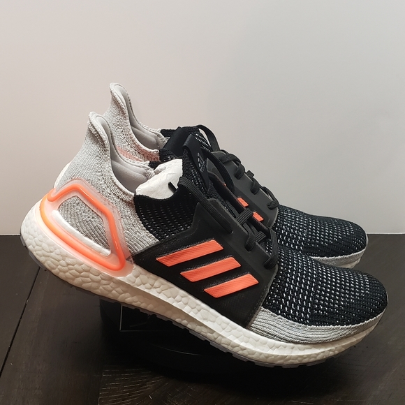 NEW Adidas Ultra Boost 19 - Picture 3 of 7